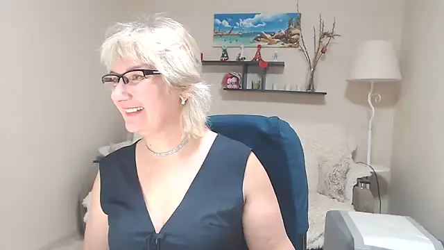 Snapshot of FleurMays chatting on 02/22/25, 12:08 FleurMays online show from 02/22/25, 12:08