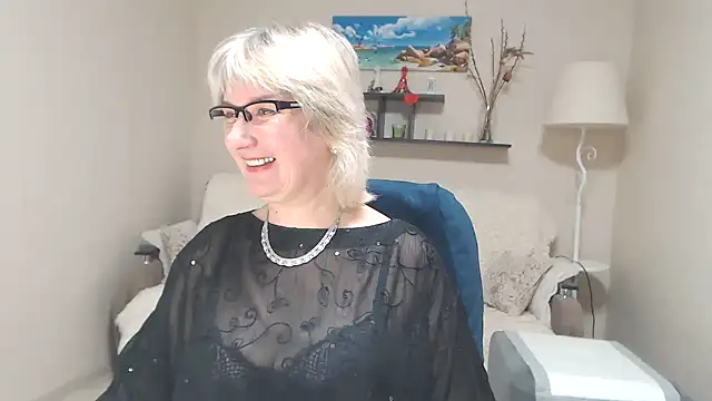 Snapshot of FleurMays chatting on 02/27/25, 05:56 FleurMays online show from 02/27/25, 05:56