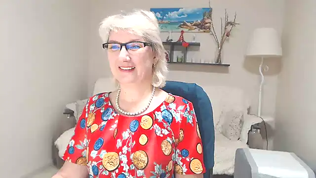 Snapshot of FleurMays chatting on 02/28/25, 03:04 FleurMays online show from 02/28/25, 03:04