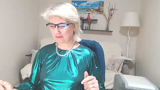 Snapshot of FleurMays chatting on 03/06/25, 03:46 FleurMays online show from 03/06/25, 03:46