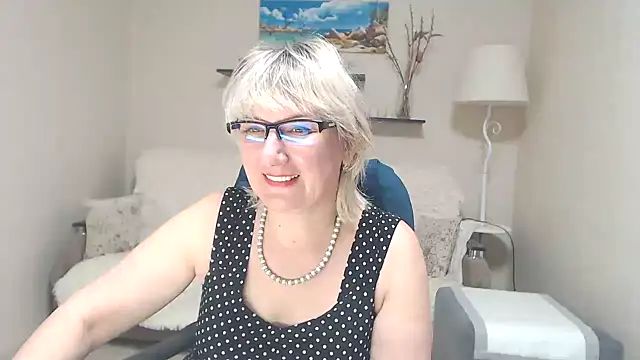 Snapshot of FleurMays chatting on 03/09/25, 07:01 FleurMays online show from 03/09/25, 07:01