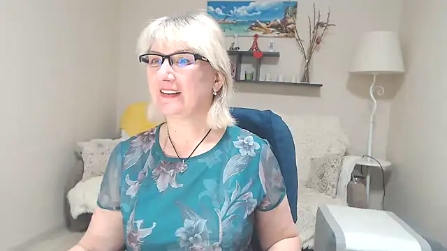 Snapshot of FleurMays chatting on 03/13/25, 07:09 FleurMays online show from 03/13/25, 07:09