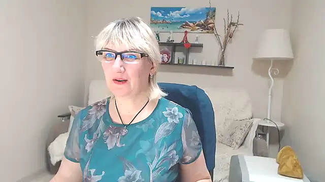 Snapshot of FleurMays chatting on 03/14/25, 11:23 FleurMays online show from 03/14/25, 11:23