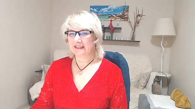 Snapshot of FleurMays chatting on 03/15/25, 03:07 FleurMays online show from 03/15/25, 03:07