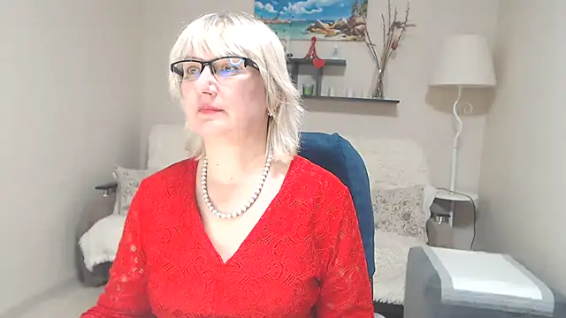 Snapshot of FleurMays chatting on 03/16/25, 01:06 FleurMays online show from 03/16/25, 01:06