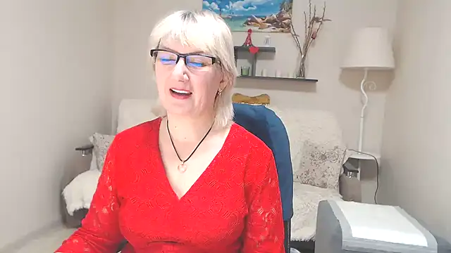 Snapshot of FleurMays chatting on 03/17/25, 05:01 FleurMays online show from 03/17/25, 05:01