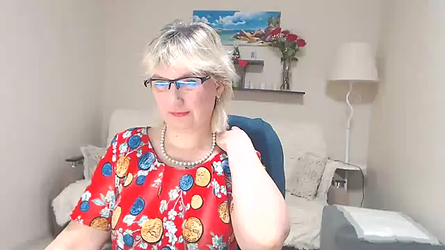 Snapshot of FleurMays chatting on 03/20/25, 03:23 FleurMays online show from 03/20/25, 03:23