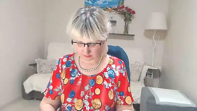 Snapshot of FleurMays chatting on 03/20/25, 06:30 FleurMays online show from 03/20/25, 06:30