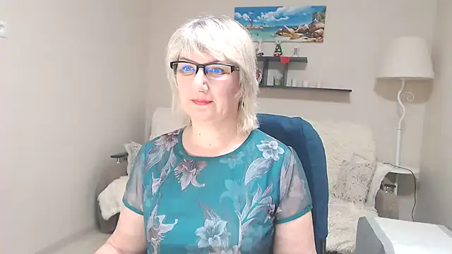 Snapshot of FleurMays chatting on 03/22/25, 04:56 FleurMays online show from 03/22/25, 04:56