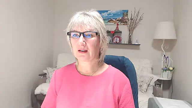 Snapshot of FleurMays chatting on 09/25/25, 03:10 FleurMays online show from 09/25/25, 03:10