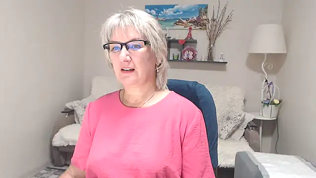 Snapshot of FleurMays chatting on 09/27/25, 04:06 FleurMays online show from 09/27/25, 04:06