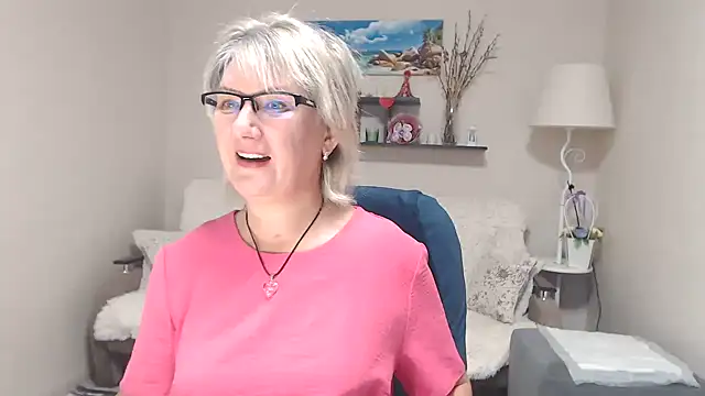 Snapshot of FleurMays chatting on 09/30/25, 05:34 FleurMays online show from 09/30/25, 05:34