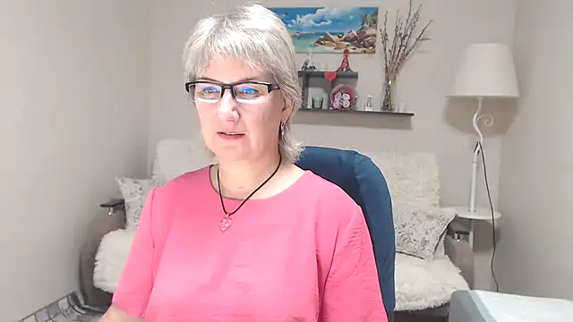 Snapshot of FleurMays chatting on 10/24/25, 05:48 FleurMays online show from 10/24/25, 05:48