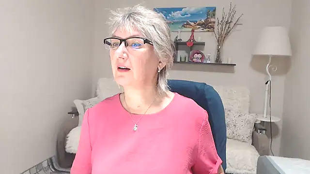 Snapshot of FleurMays chatting on 11/02/25, 05:54 FleurMays online show from 11/02/25, 05:54