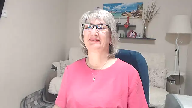 Snapshot of FleurMays chatting on 11/11/25, 09:42 FleurMays online show from 11/11/25, 09:42