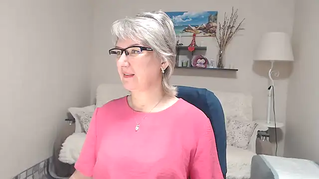 Snapshot of FleurMays chatting on 11/15/25, 05:16 FleurMays online show from 11/15/25, 05:16