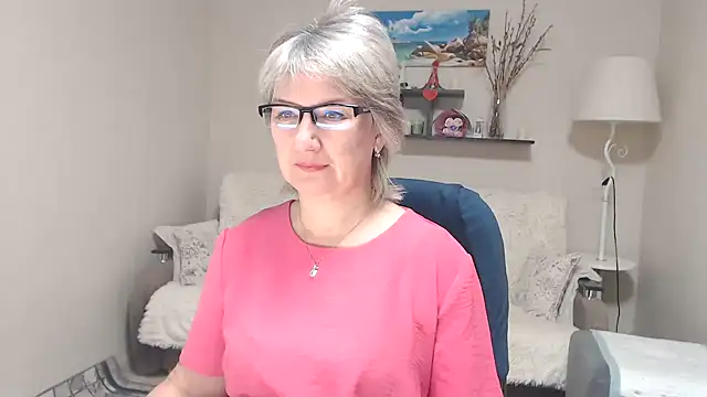 Snapshot of FleurMays chatting on 11/23/25, 04:56 FleurMays online show from 11/23/25, 04:56