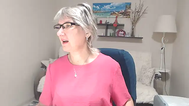 Snapshot of FleurMays chatting on 11/24/25, 04:45 FleurMays online show from 11/24/25, 04:45