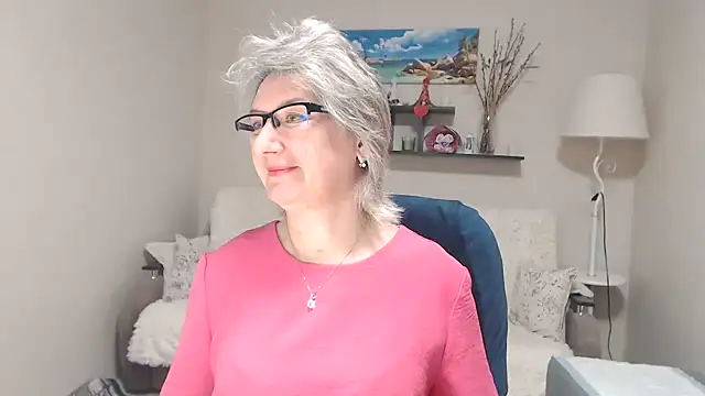 Snapshot of FleurMays chatting on 11/25/25, 04:34 FleurMays online show from 11/25/25, 04:34