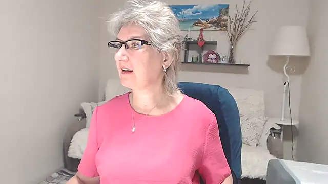 Snapshot of FleurMays chatting on 11/27/25, 05:20 FleurMays online show from 11/27/25, 05:20