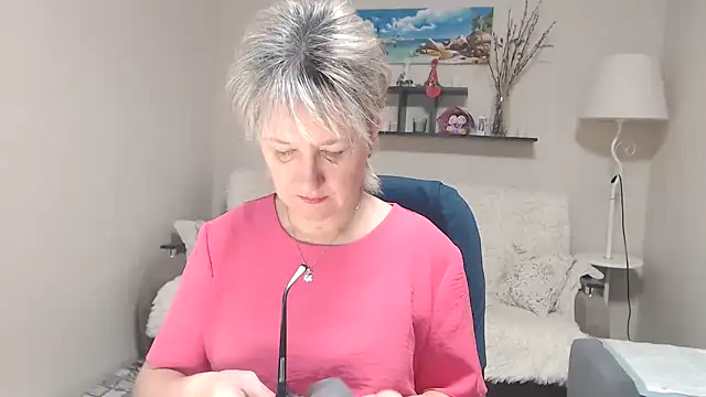 Snapshot of FleurMays chatting on 11/28/25, 04:59 FleurMays online show from 11/28/25, 04:59