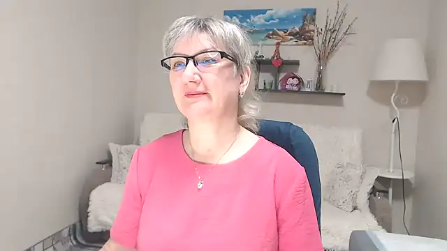 Snapshot of FleurMays chatting on 12/14/25, 04:40 FleurMays online show from 12/14/25, 04:40