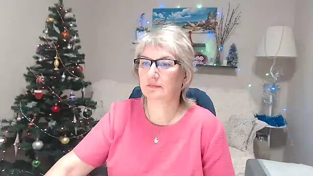 Snapshot of FleurMays chatting on 01/06/26, 05:44 FleurMays online show from 01/06/26, 05:44