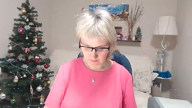 Snapshot of FleurMays chatting on 01/08/26, 05:10 FleurMays online show from 01/08/26, 05:10