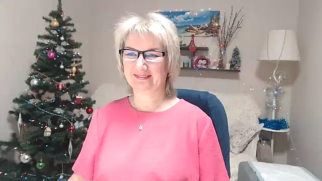 Snapshot of FleurMays chatting on 01/11/26, 05:01 FleurMays online show from 01/11/26, 05:01