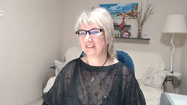 Snapshot of FleurMays chatting on 01/17/26, 12:10 FleurMays online show from 01/17/26, 12:10