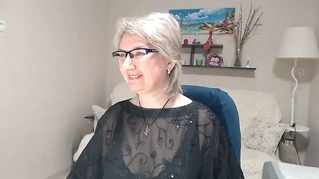 Snapshot of FleurMays chatting on 01/18/26, 05:33 FleurMays online show from 01/18/26, 05:33