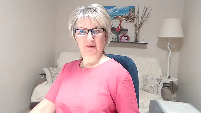 Snapshot of FleurMays chatting on 02/13/26, 04:52 FleurMays online show from 02/13/26, 04:52