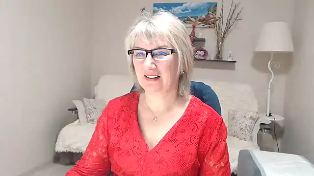 Snapshot of FleurMays chatting on 02/14/26, 04:53 FleurMays online show from 02/14/26, 04:53