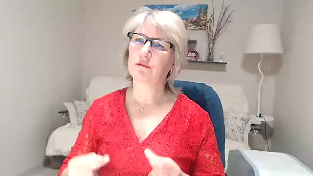 Snapshot of FleurMays chatting on 02/15/26, 03:58 FleurMays online show from 02/15/26, 03:58