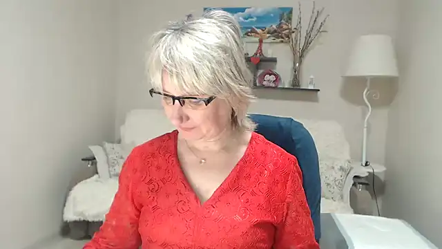 Snapshot of FleurMays chatting on 02/15/26, 07:51 FleurMays online show from 02/15/26, 07:51