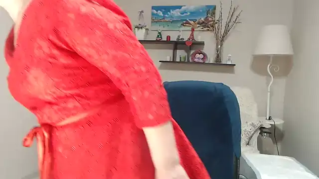 Snapshot of FleurMays chatting on 02/17/26, 04:42 FleurMays online show from 02/17/26, 04:42