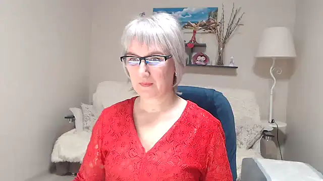 Snapshot of FleurMays chatting on 02/18/26, 12:23 FleurMays online show from 02/18/26, 12:23