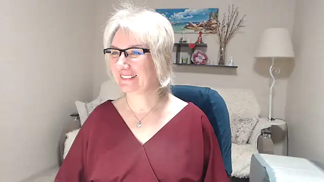 Snapshot of FleurMays chatting on 03/04/26, 09:04 FleurMays online show from 03/04/26, 09:04