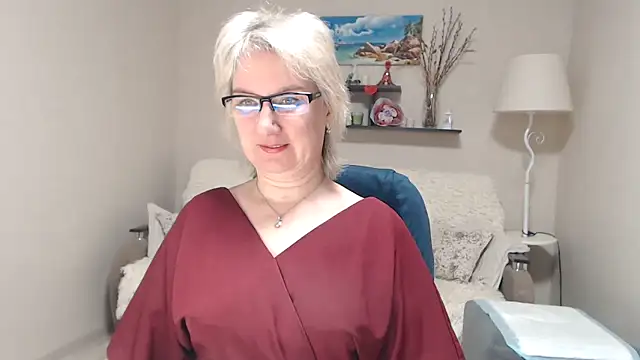 Snapshot of FleurMays chatting on 03/05/26, 04:41 FleurMays online show from 03/05/26, 04:41