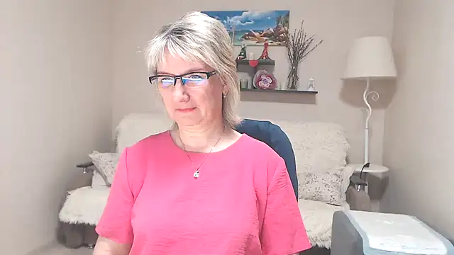 Snapshot of FleurMays chatting on 05/28/26, 03:59 FleurMays online show from 05/28/26, 03:59