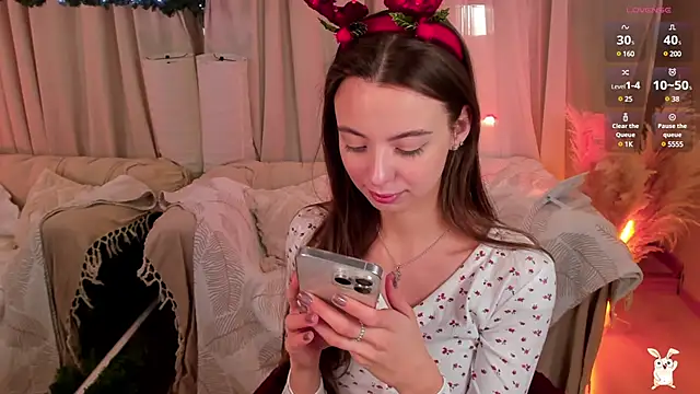 Snapshot of Goldy_Grace_ chatting on 12/27/24, 06:46 Goldy Grace online show from 12/27/24, 06:46