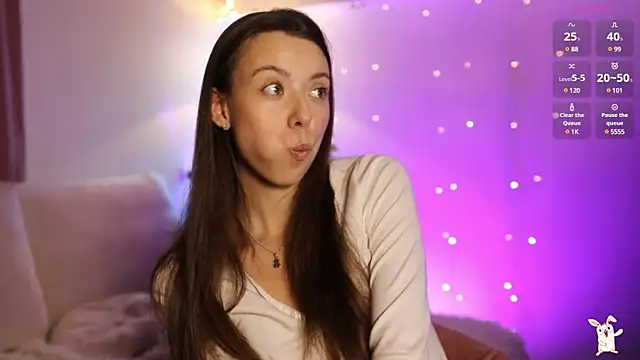 Snapshot of Goldy_Grace_ chatting on 01/28/25, 04:41 Goldy Grace online show from 01/28/25, 04:41