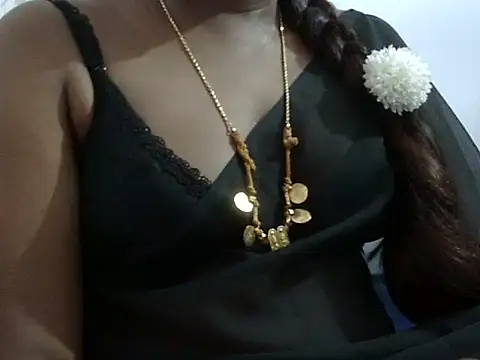 Snapshot of Hot_akshara chatting on 10/04/25, 06:17 Hot akshara online show from 10/04/25, 06:17