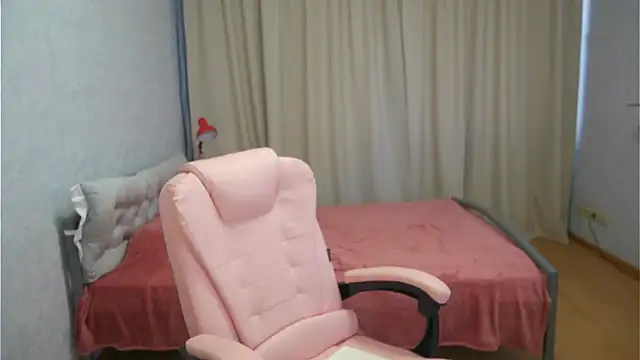 Sophiloren online show from 09/14/25, 01:10