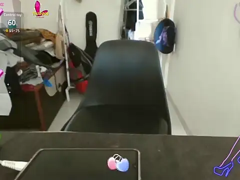 Snapshot of MakeMeCumAhh chatting on 02/18/26, 06:42 MakeMeCumAhh online show from 02/18/26, 06:42