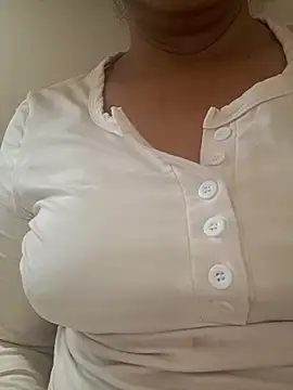 Snapshot of MakeMeCumAhh chatting on 03/04/26, 04:51 MakeMeCumAhh online show from 03/04/26, 04:51