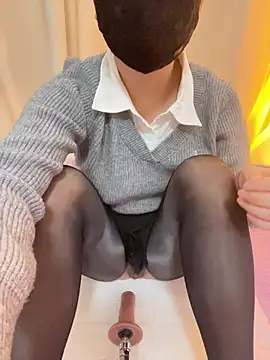 Snapshot of Nicole77-baby chatting on 12/18/25, 02:28 Nicole77-baby online show from 12/18/25, 02:28