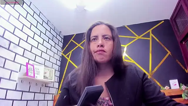 kathina giraldo online show from 01/15/25, 12:36