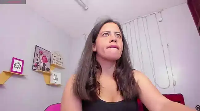 kathina giraldo online show from 03/19/25, 06:55