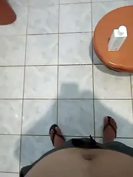 Snapshot of lele9457 chatting on 02/10/25, 02:19 lele9457 online show from 02/10/25, 02:19